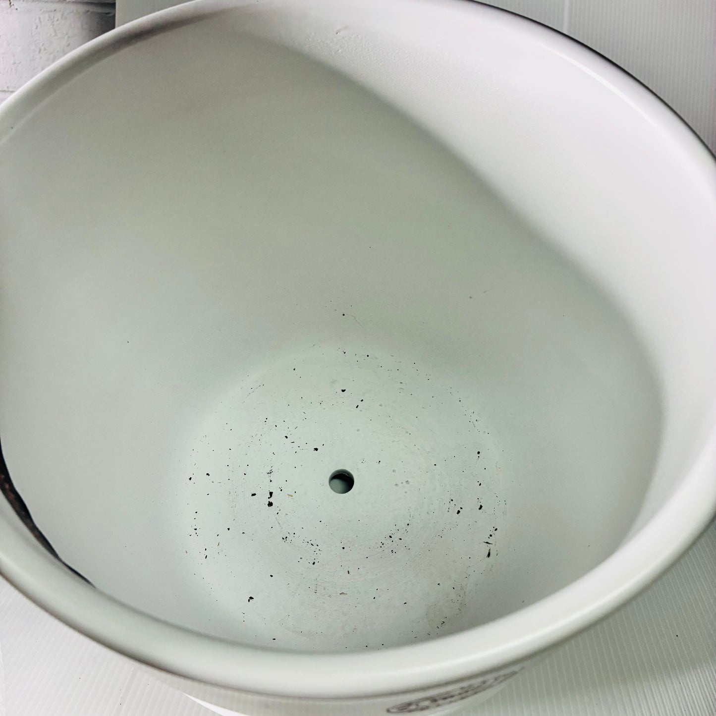 Hana Pot Large - White