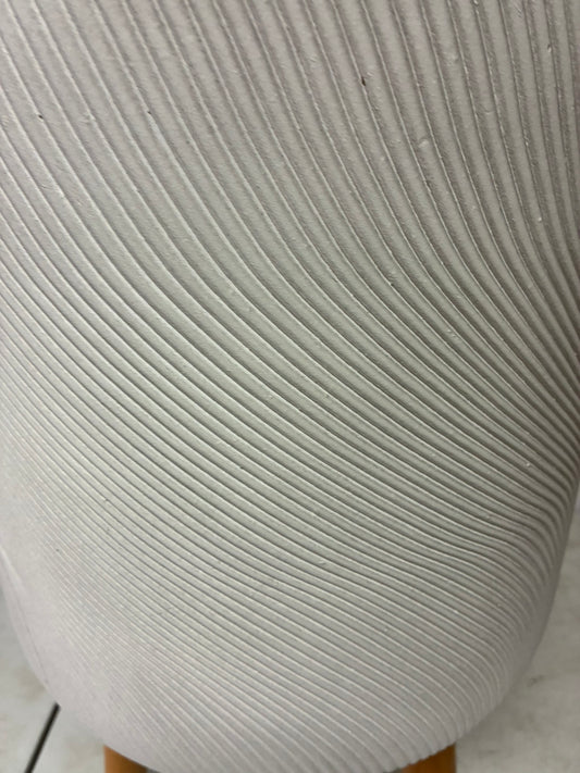 White Tripod Medium Lined